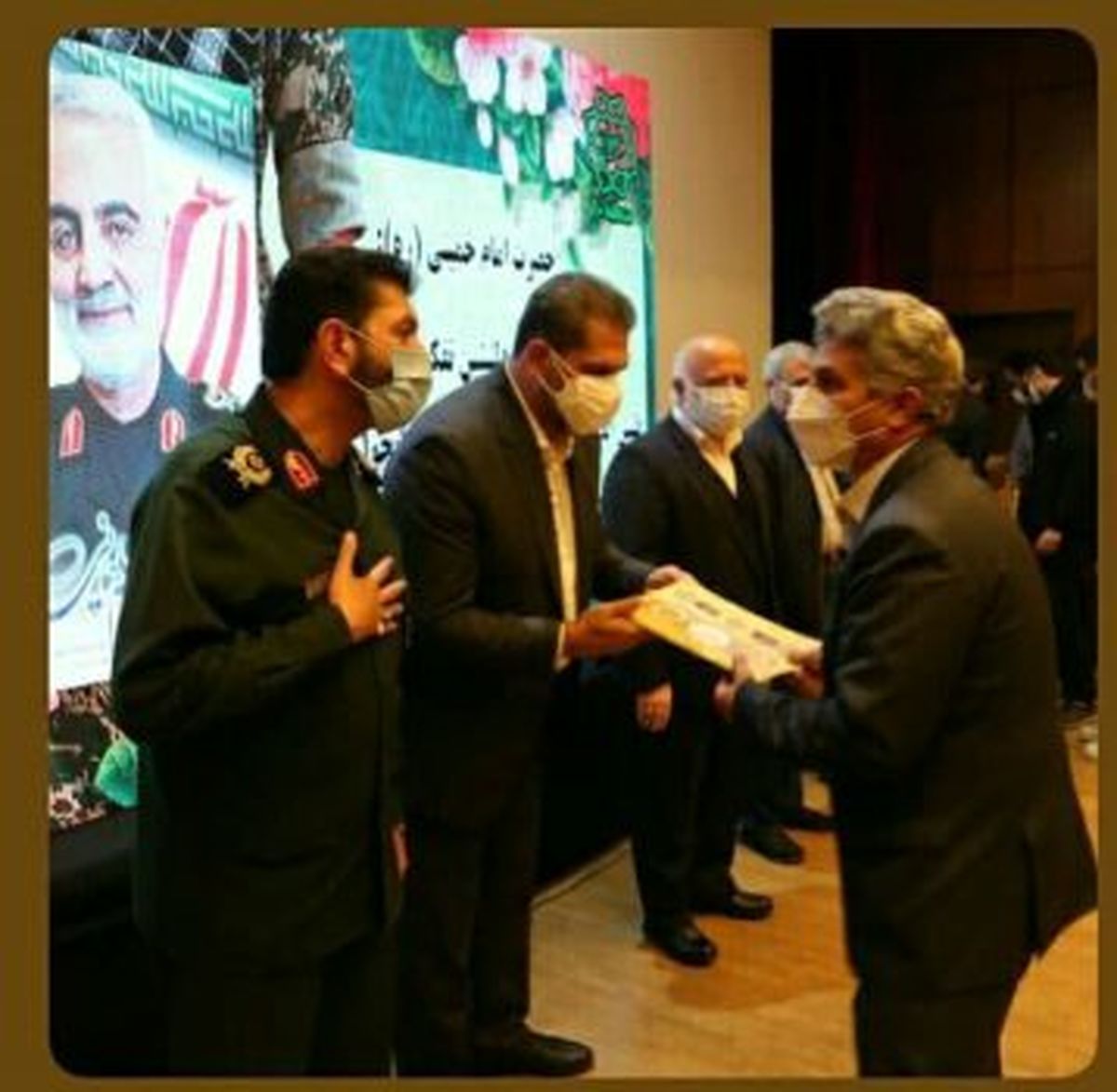 گردهمایی عظیم بسیجیان در مجتمع شهید غنی پور منطقه ۱۰ پایتخت