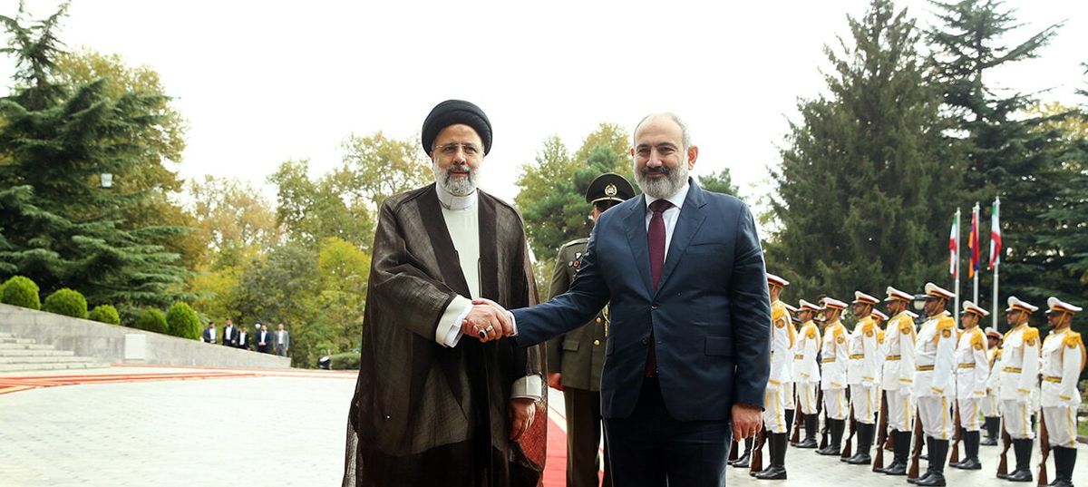 آیتالله رئیسی از پاشینیان در مجموعه سعدآباد استقبال کرد