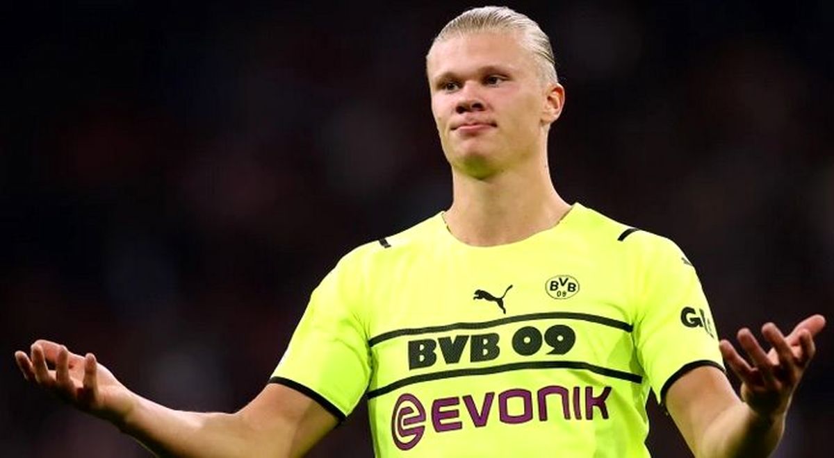 فوتبالیست مشهوربا کیف زنانه گرانقیمت سوژه اصلی رسانه‌ها شد! +عکس