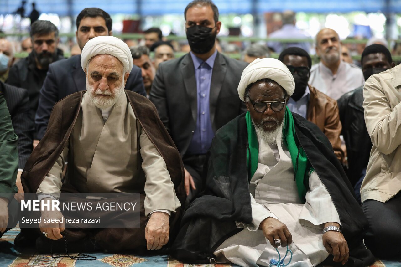 حضور شیخ زکزاکی در نماز جمعه تهران