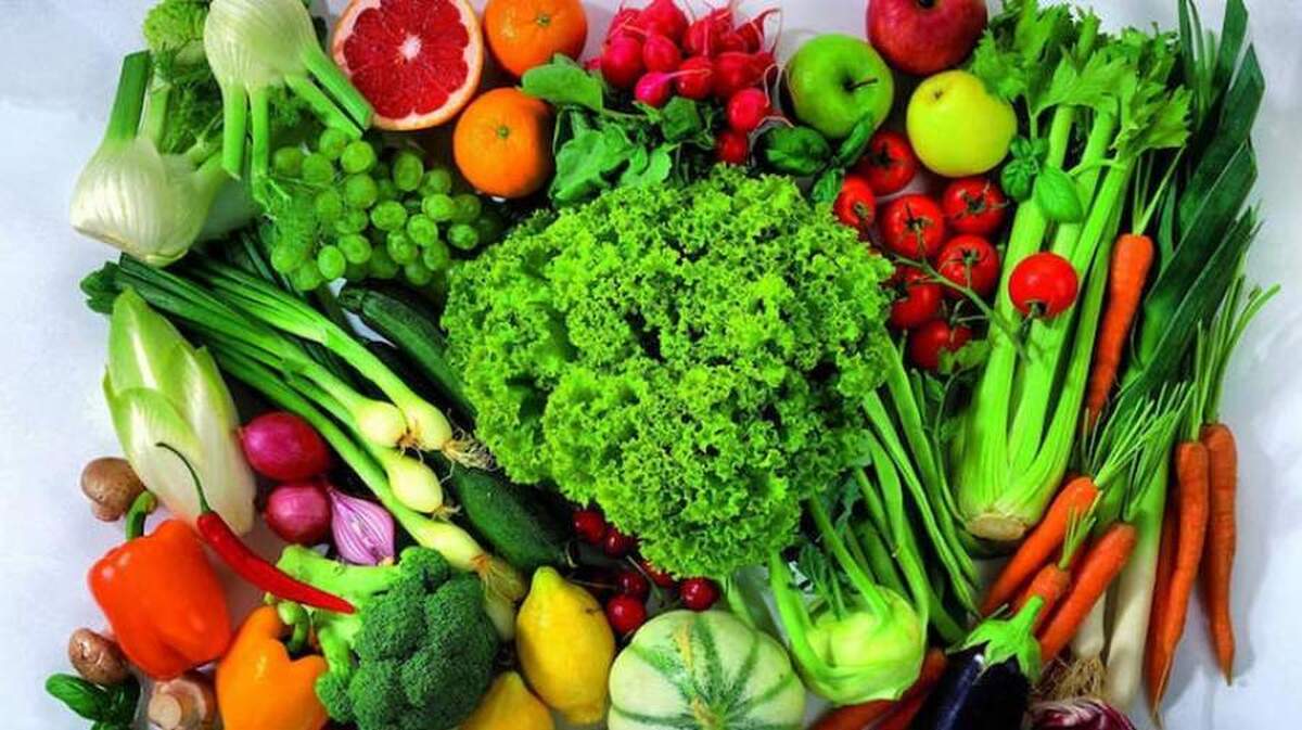 اگر این ۳ علامت را دارید، فیبر زیادی می‌خورید!