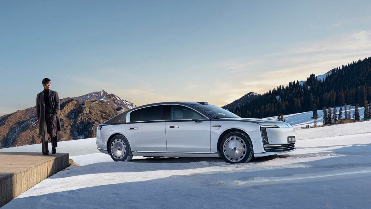 سدان انرژی نو ماکسترو اس800 از هواوی و JAC تا ژانویه 2026 عنوان پرفروش ترین سدان لوکس در چین را حفظ کرد. این خودرو در مجموع بیشتر از ب ام و سری7 و مرسدس بنز اس کلاس فروش داشته است./