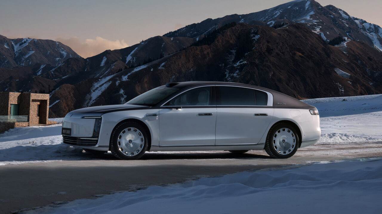 سدان انرژی نو ماکسترو اس800 از هواوی و JAC تا ژانویه 2026 عنوان پرفروش ترین سدان لوکس در چین را حفظ کرد. این خودرو در مجموع بیشتر از ب ام و سری7 و مرسدس بنز اس کلاس فروش داشته است./