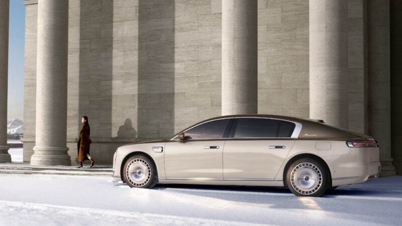 سدان انرژی نو ماکسترو اس800 از هواوی و JAC تا ژانویه 2026 عنوان پرفروش ترین سدان لوکس در چین را حفظ کرد. این خودرو در مجموع بیشتر از ب ام و سری7 و مرسدس بنز اس کلاس فروش داشته است./