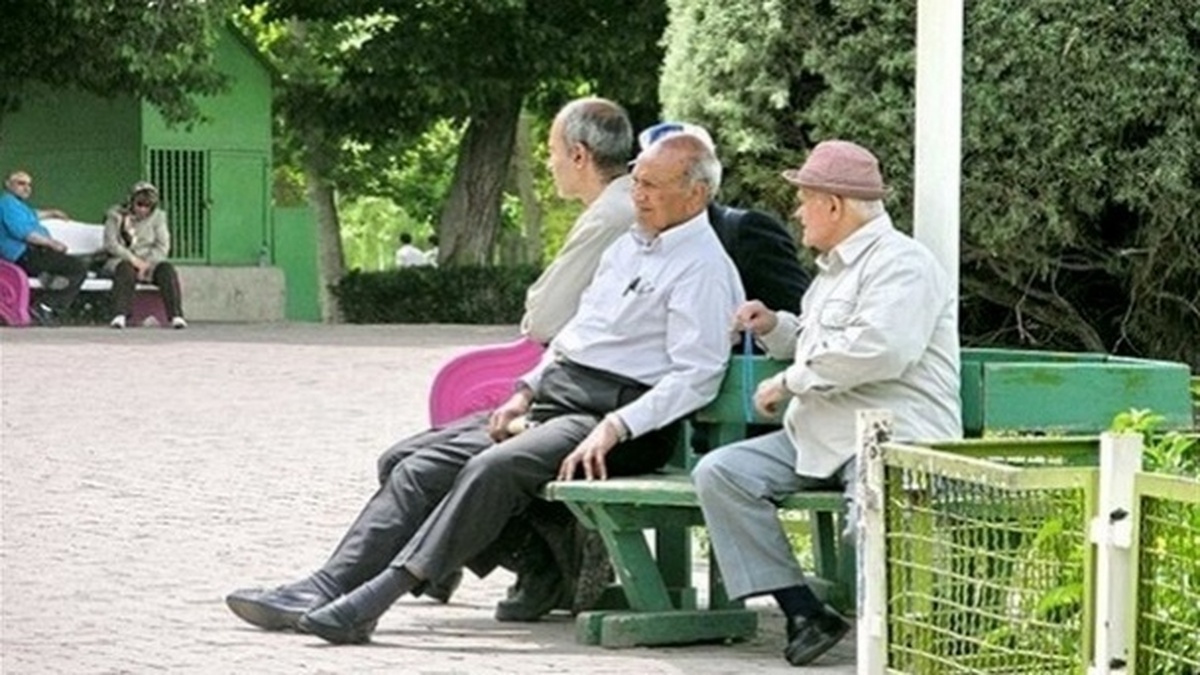 ایران تا ۱۴۳۰ با سونامی سالمندی مواجه میشود