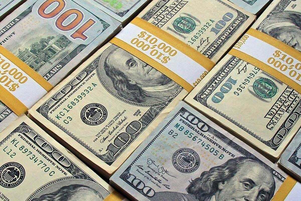 پیش بینی قیمت دلار پنجشنبه ۱۶ مرداد ۱۴۰۴ امید به مذاکره دلار را عقب راند