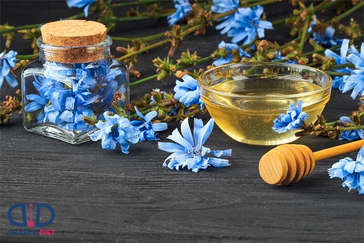 خواص عرق کاسنی برای پوست، کبد و سلامت بدن