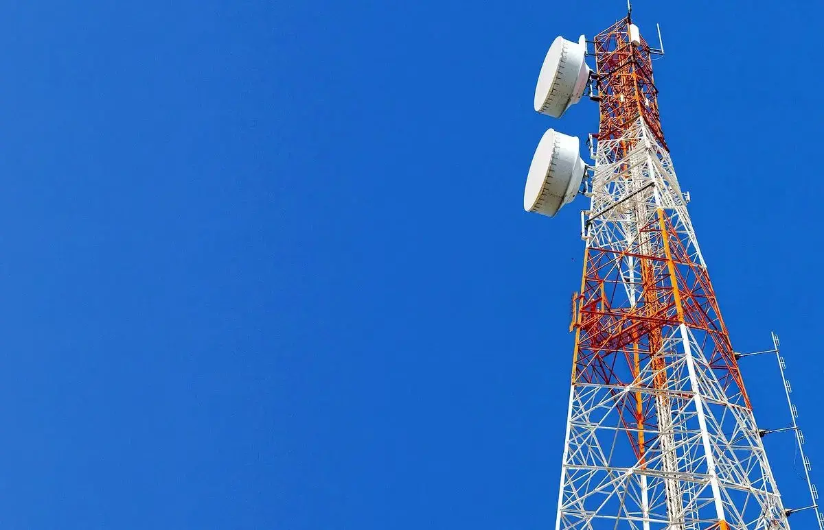 دکل‌های مخابراتی واقعاً برای سلامت ما خطرناکند؟