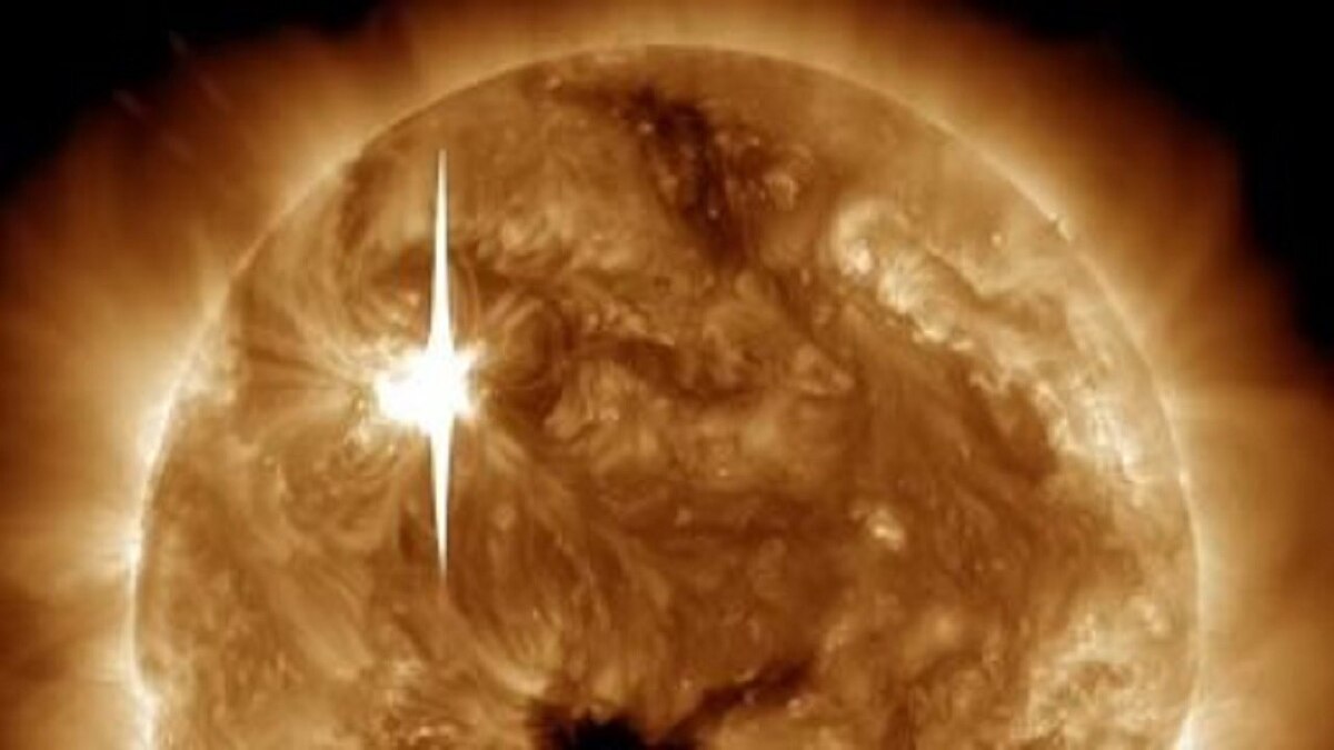 ثبت برخورد شراره خورشیدی با ماه برای اولین بار