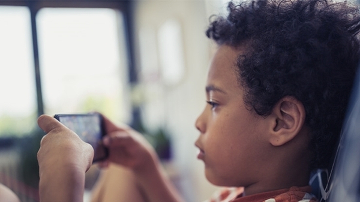 چگونه با کودکان درباره شبکه‌ های اجتماعی صحبت کنیم؟