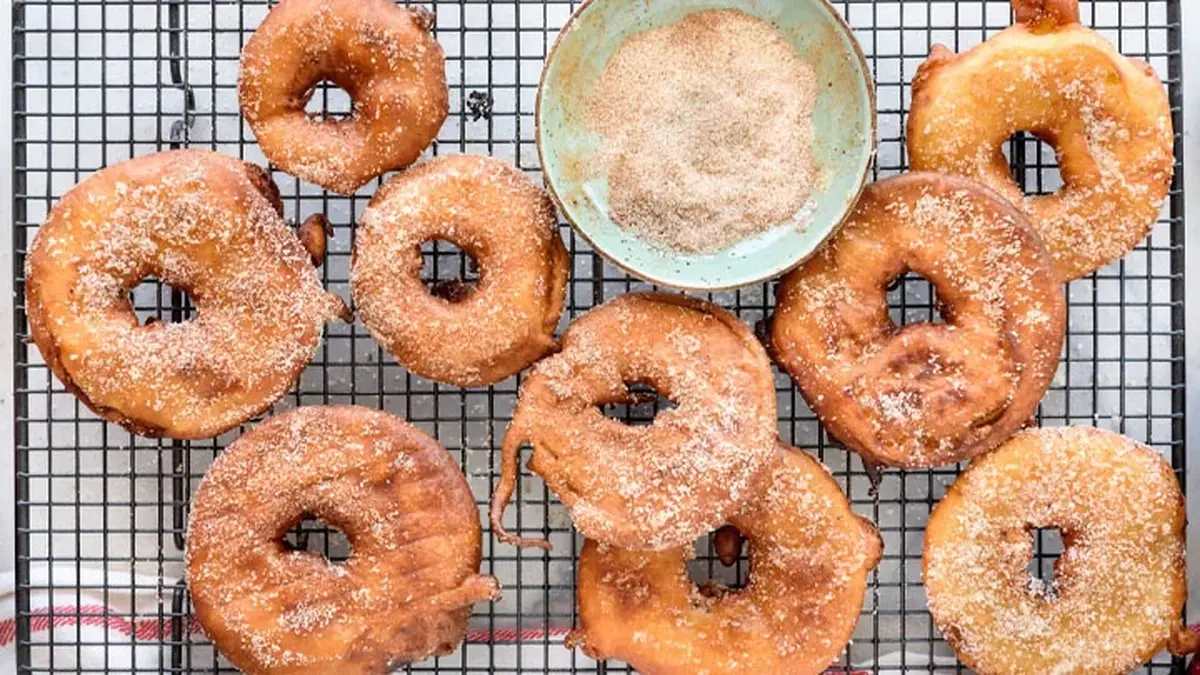 طرز تهیه اپل رینگ؛ جایگزین سالم‌تر دونات برای فصل سرد